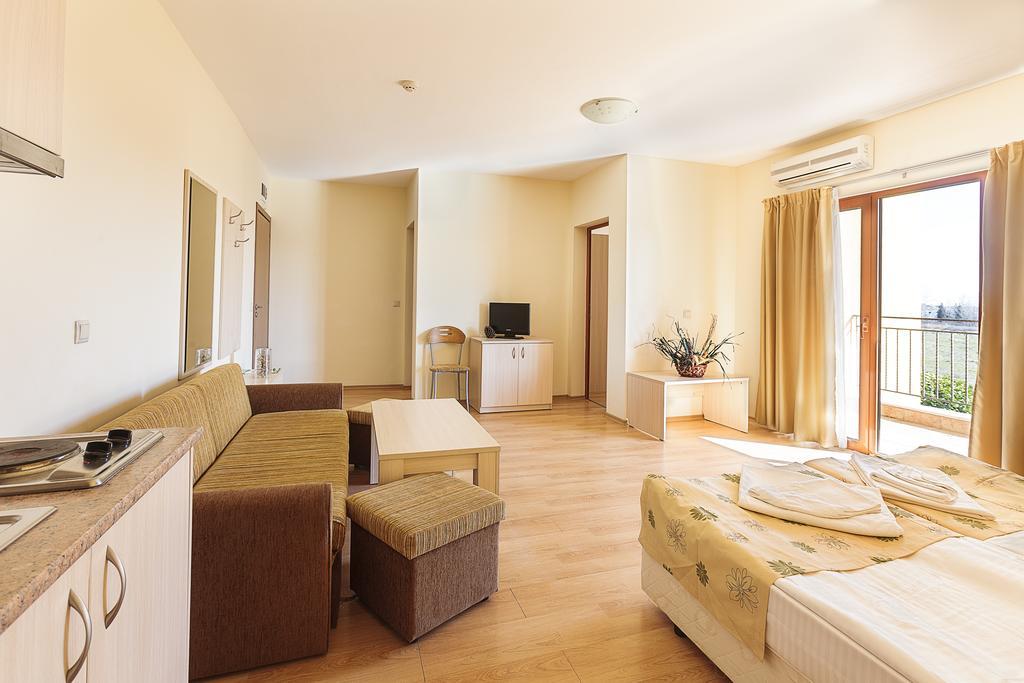 Serena Residence Aparthotel Szozopol Szoba fotó