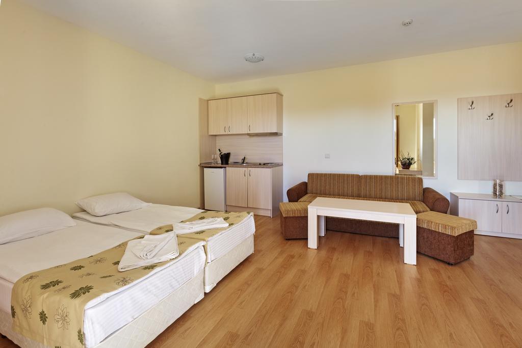 Serena Residence Aparthotel Szozopol Szoba fotó
